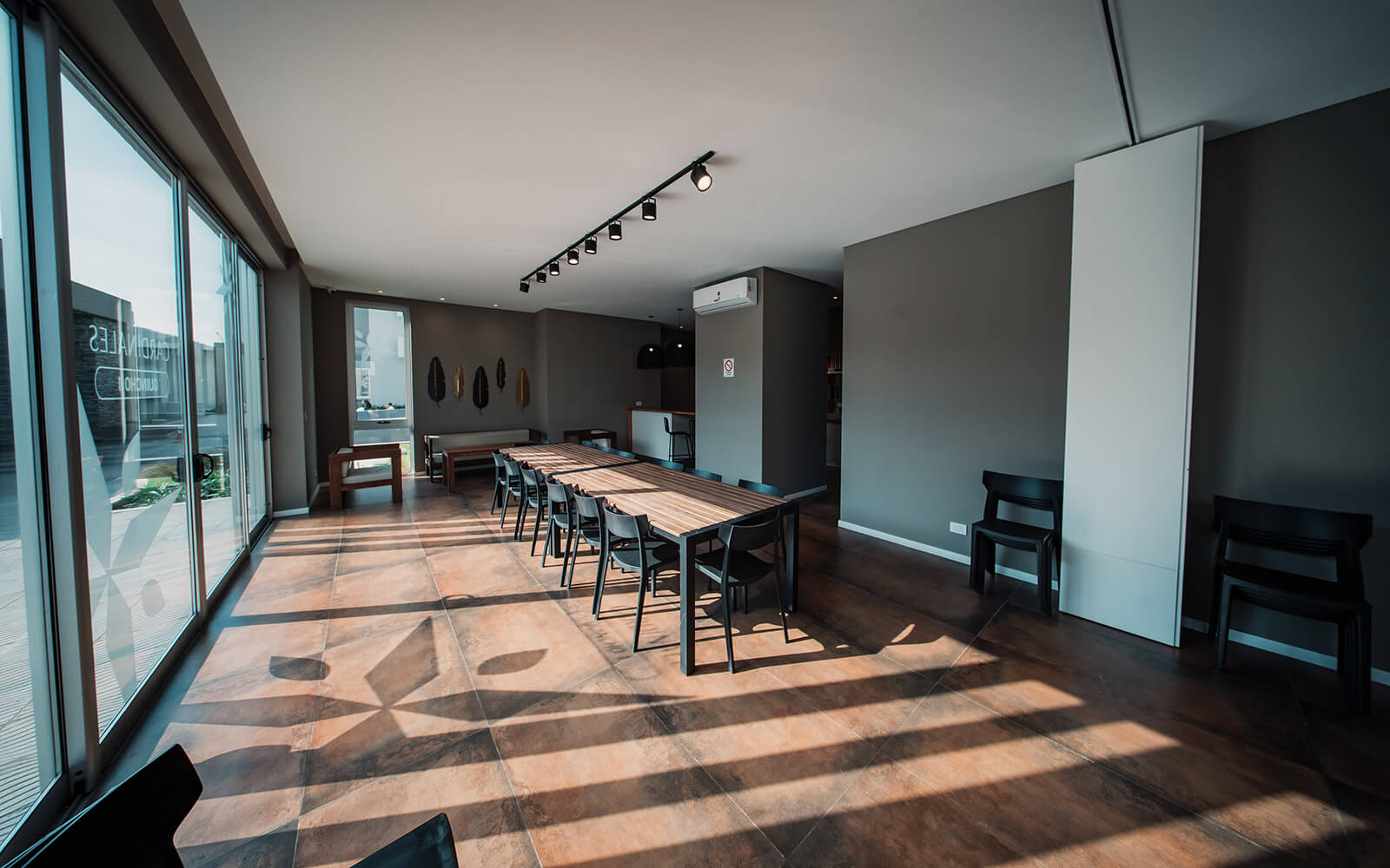 SUM moderno y versátil